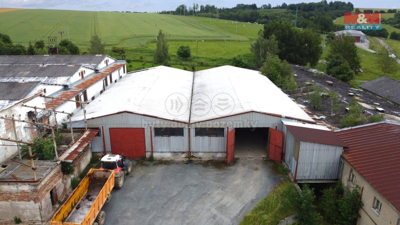 Prodej komerčního prostoru 1167 m²