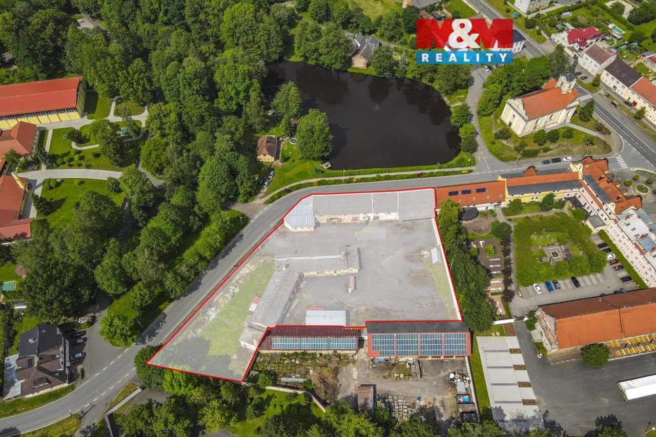 Prodej komerčního prostoru 1564 m²