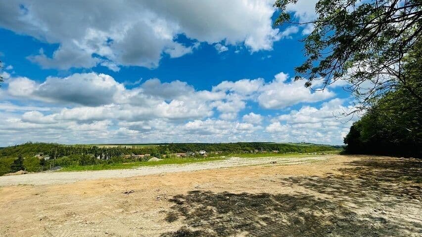 Prodej pozemku 925 m²