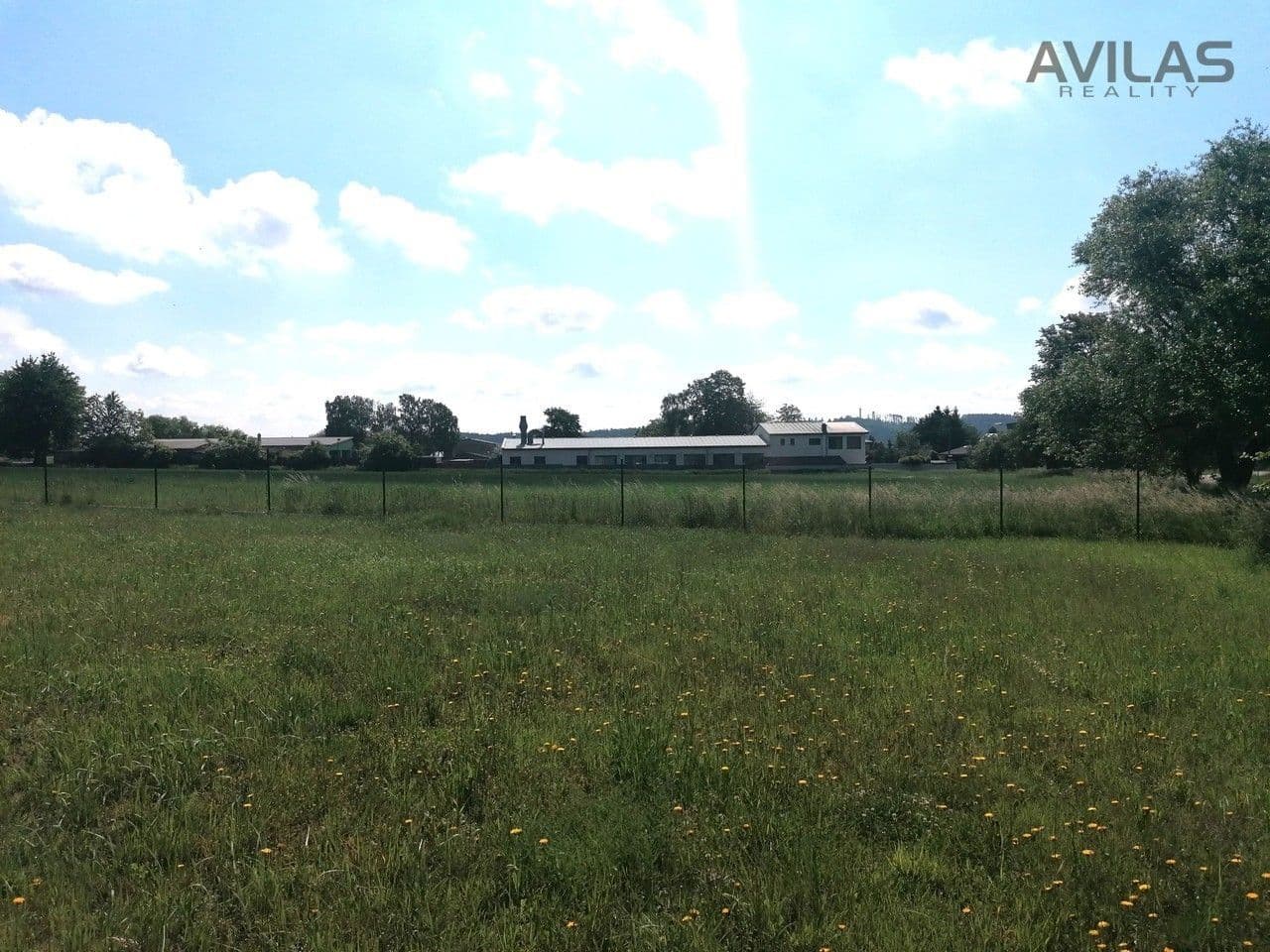 Prodej pozemku 700 m²
