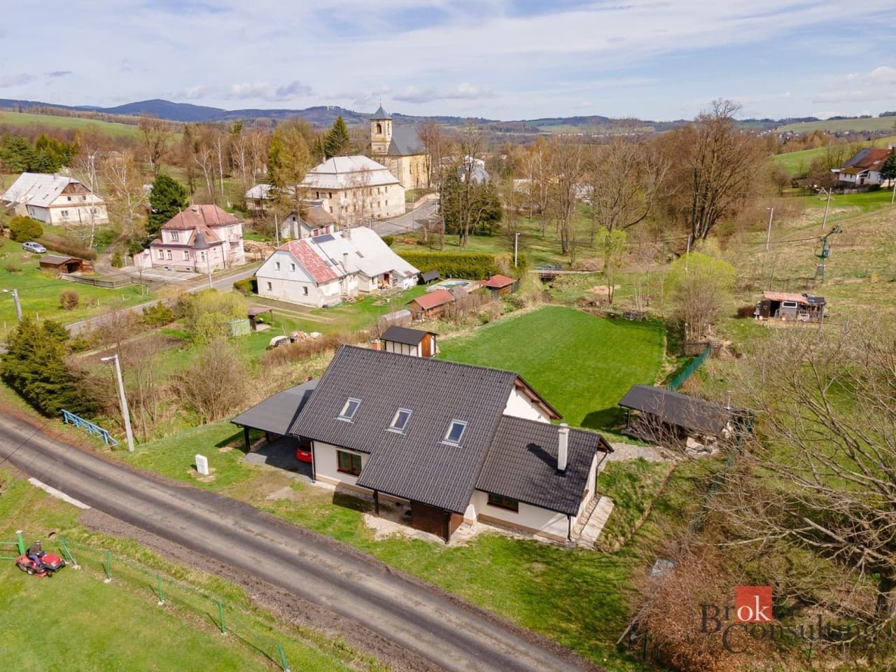 Prodej komerčního prostoru 261 m²