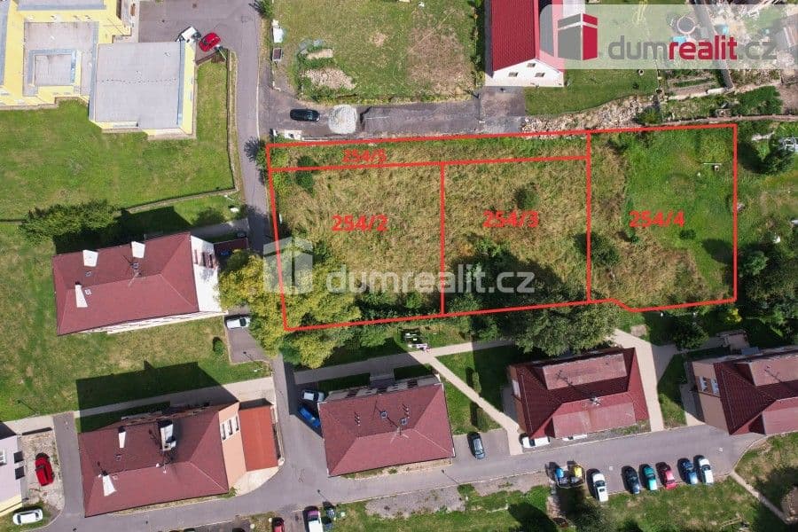 Prodej pozemku 700 m²
