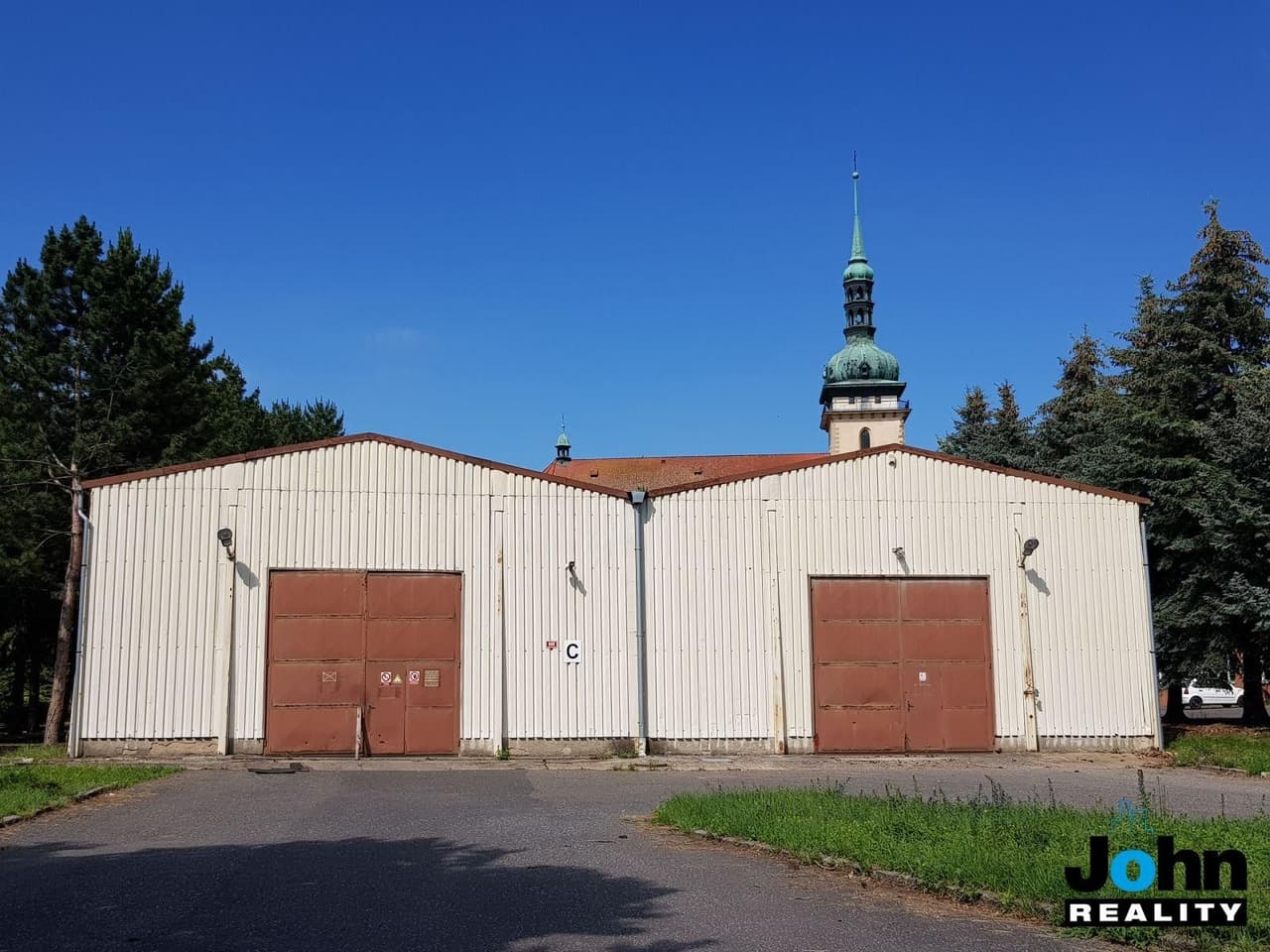 Pronájem komerčního prostoru 1000 m²