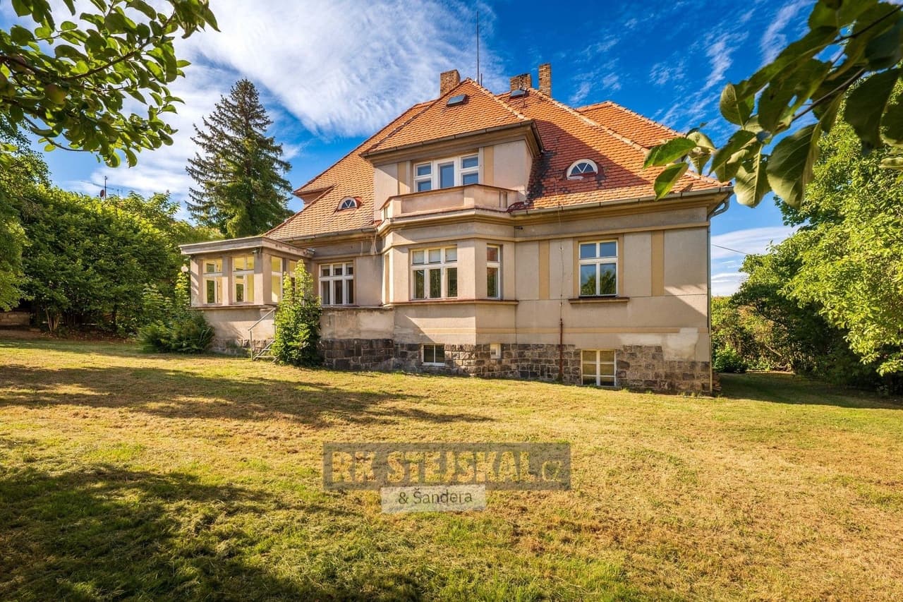Prodej komerčního prostoru 440 m²