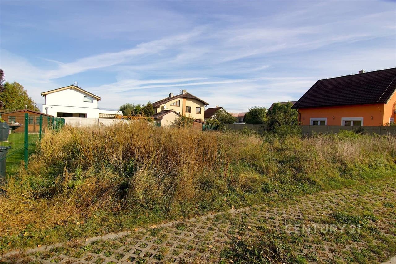 Prodej pozemku 592 m²