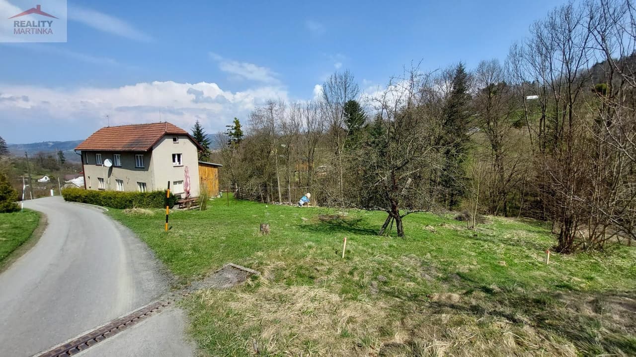 Prodej pozemku 830 m²
