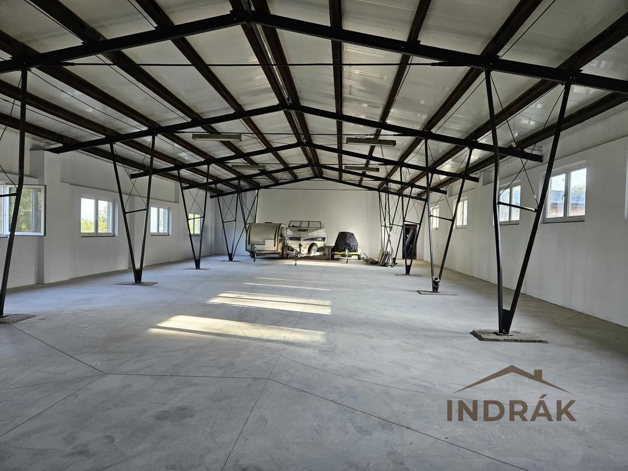 Pronájem nemovitosti 347 m²