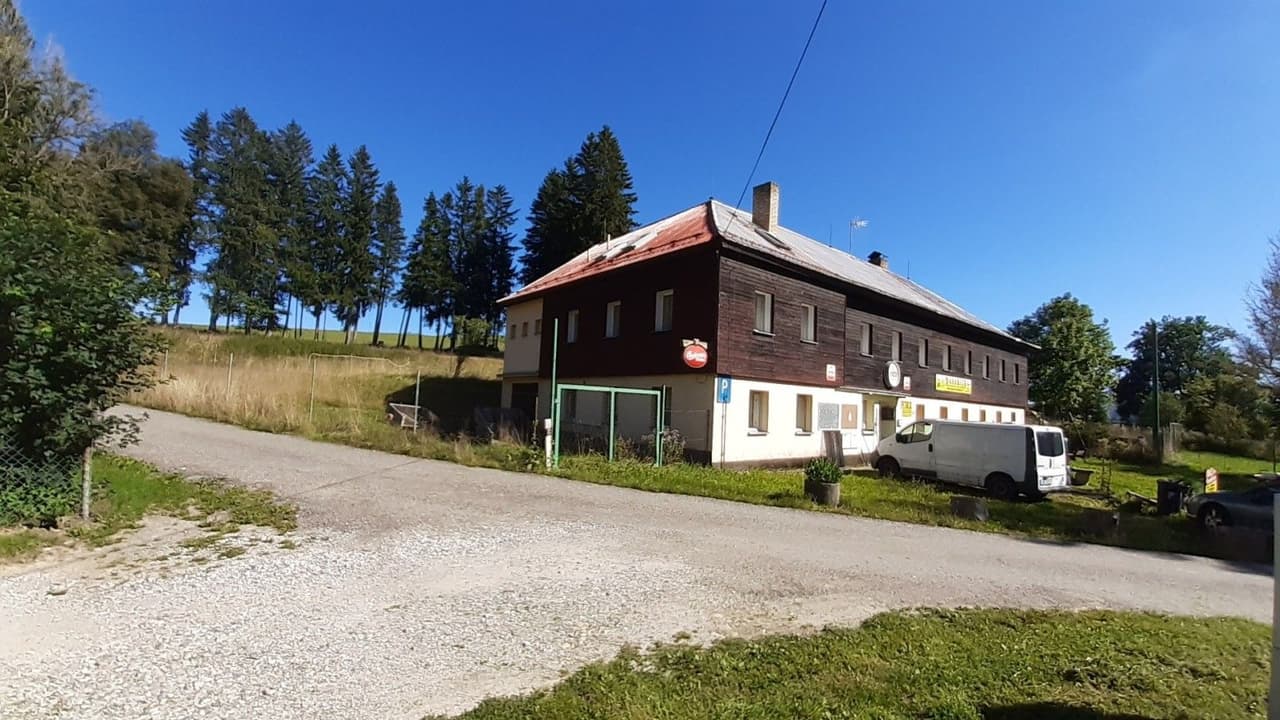 Prodej komerčního prostoru 453 m²