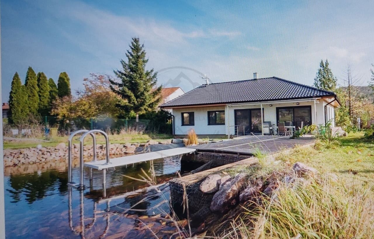 Prodej pozemku 1650 m²