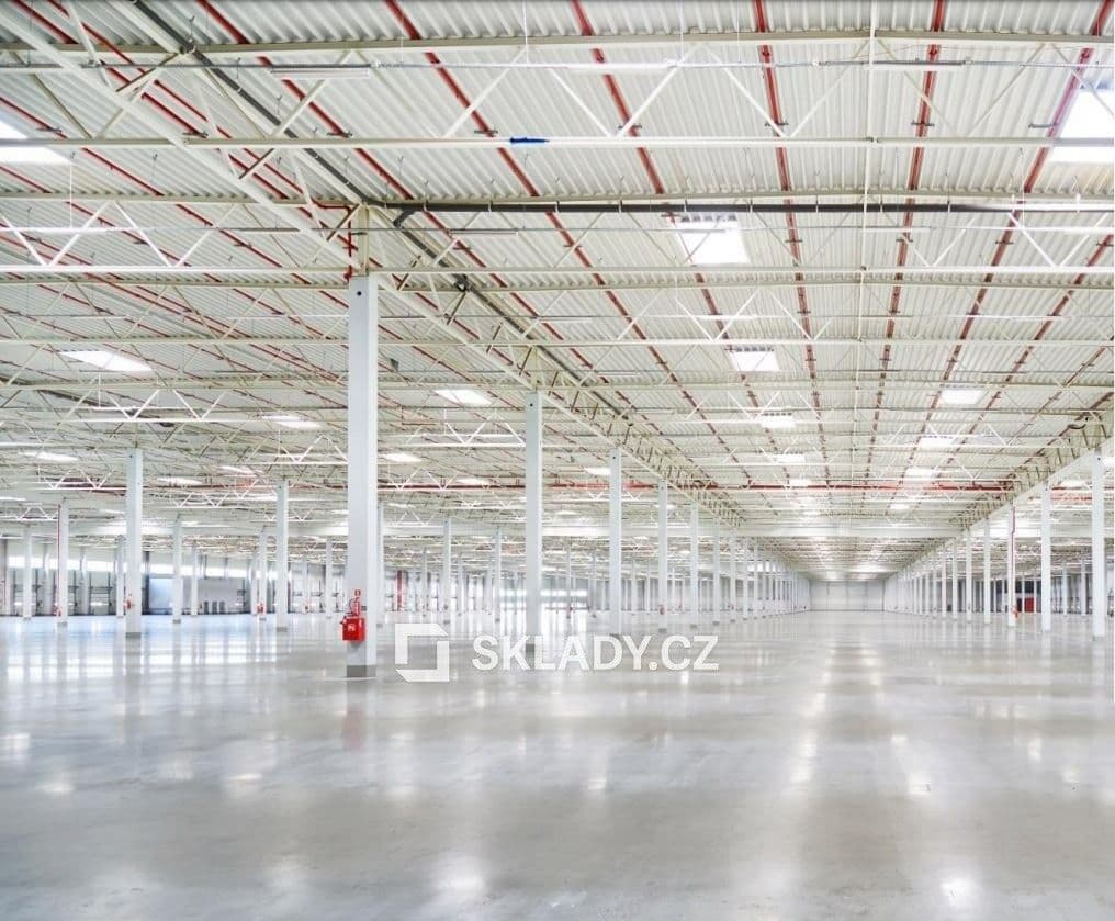 Pronájem komerčního prostoru 2600 m²