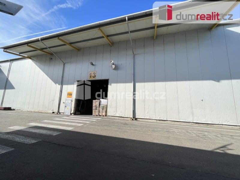 Pronájem komerčního prostoru 1200 m²