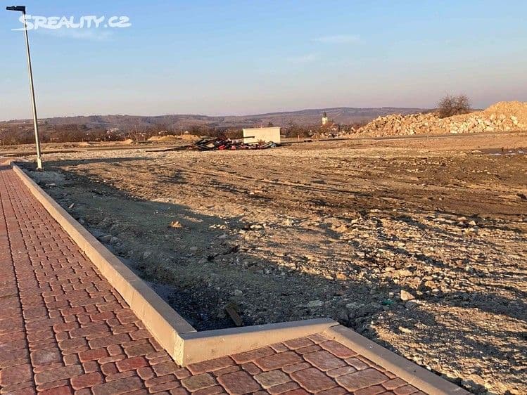 Prodej pozemku 688 m²