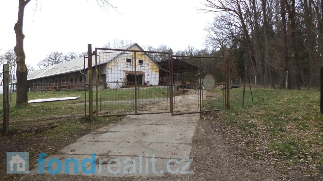 Prodej nemovitosti 2276 m²