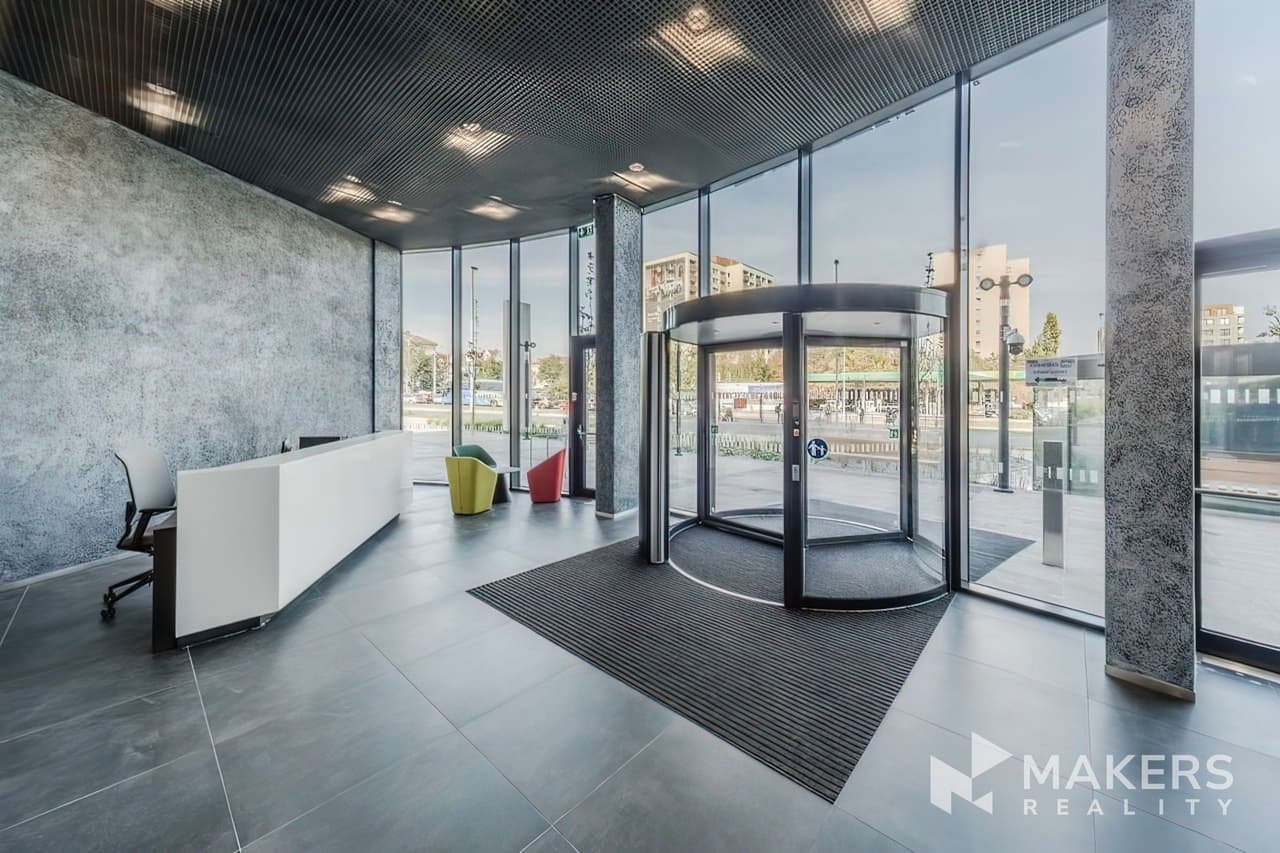 Pronájem komerčního prostoru 447 m²