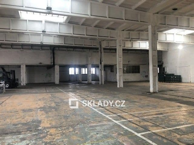 Pronájem komerčního prostoru 1150 m²