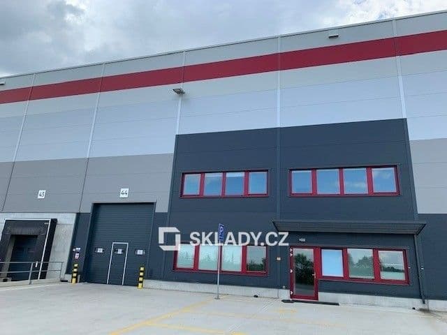 Pronájem komerčního prostoru 1000 m²