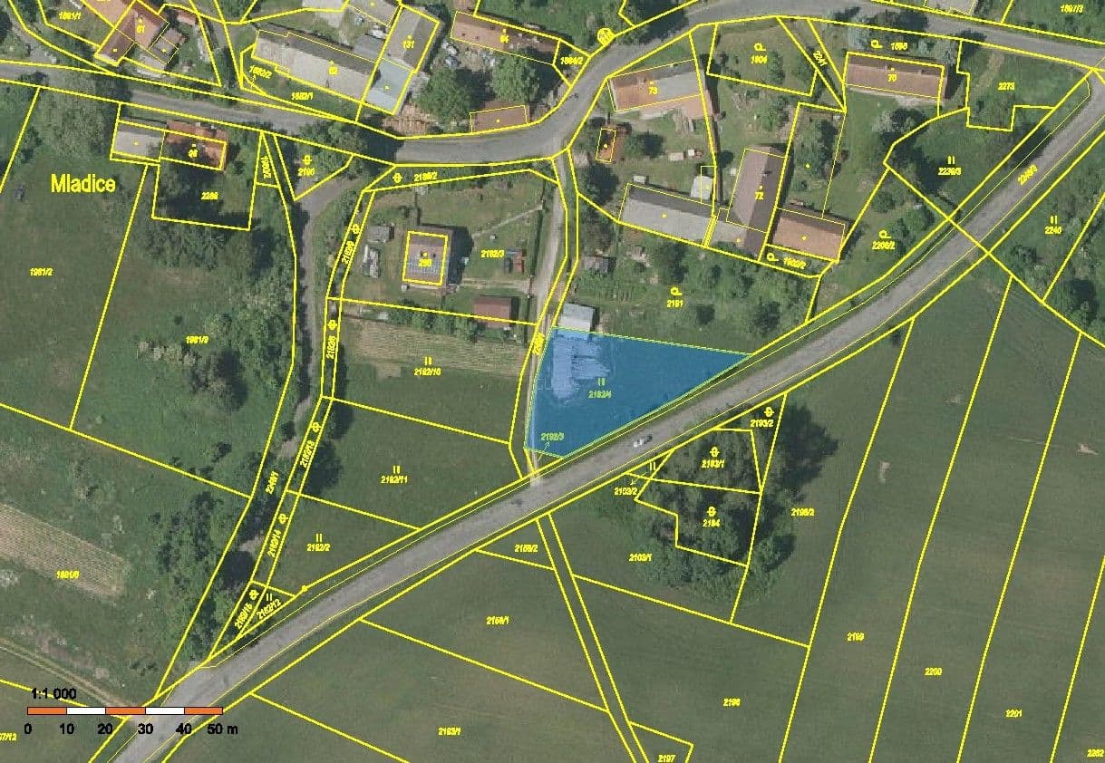 Prodej pozemku 1042 m²