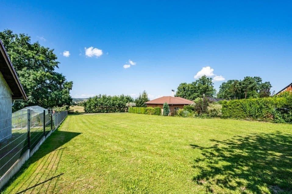 Prodej pozemku 926 m²