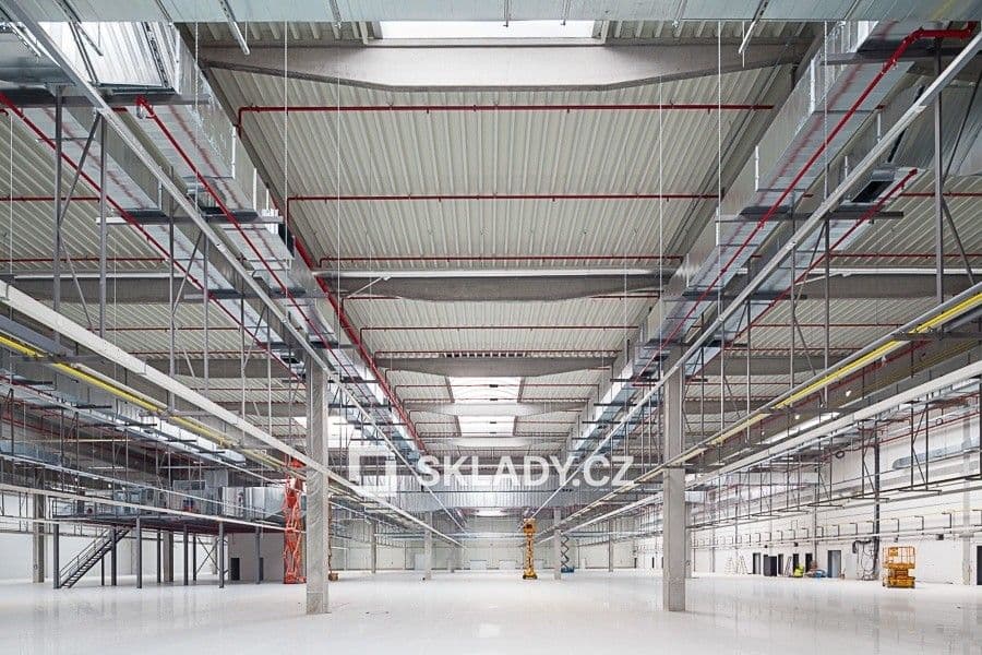 Pronájem komerčního prostoru 10000 m²