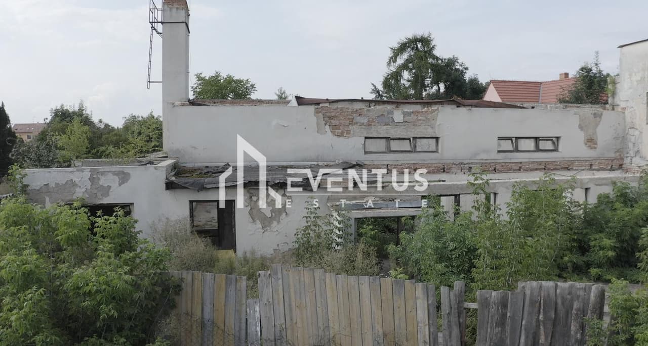 Prodej pozemku 1328 m²