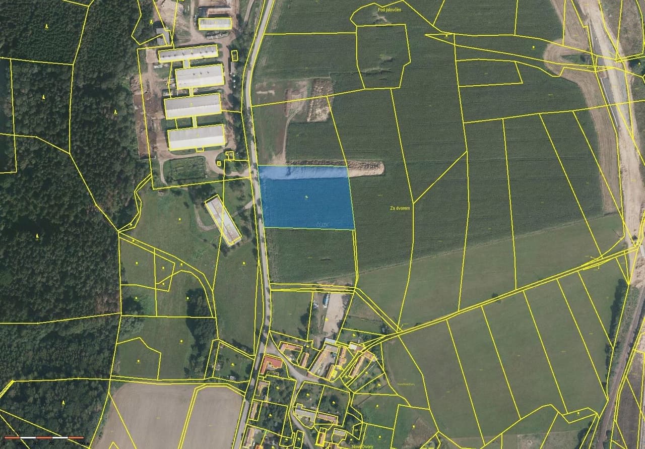 Prodej pozemku 8872 m²