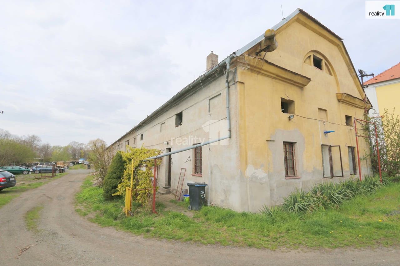 Pronájem komerčního prostoru 300 m²