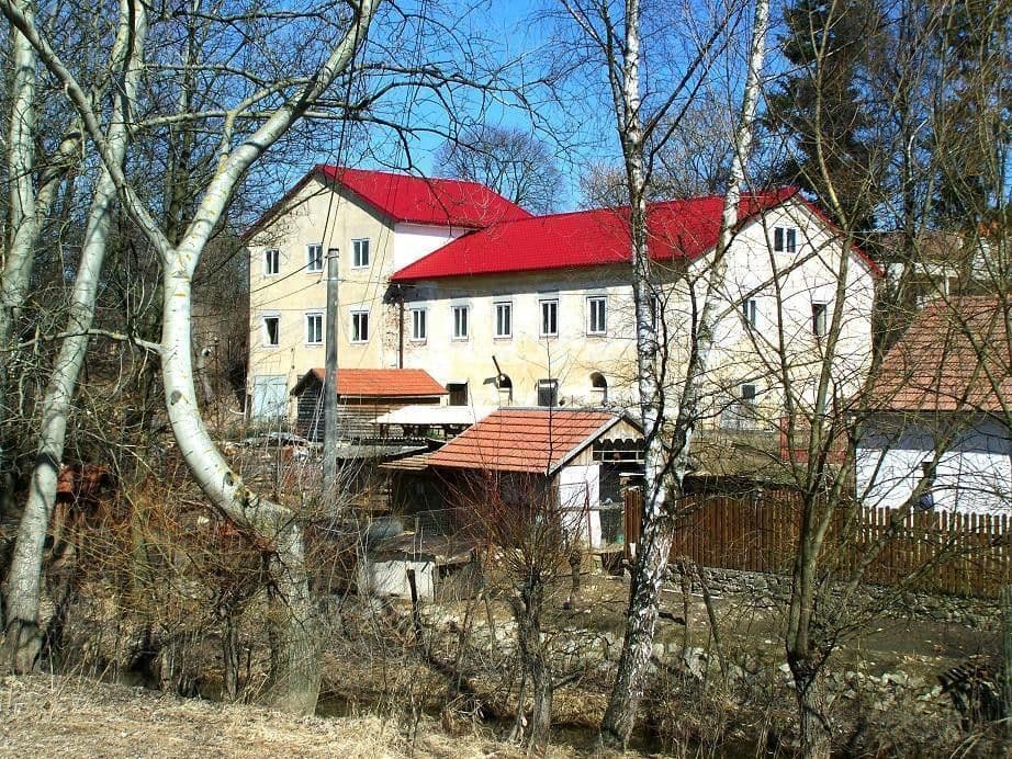 Prodej komerčního prostoru 650 m²