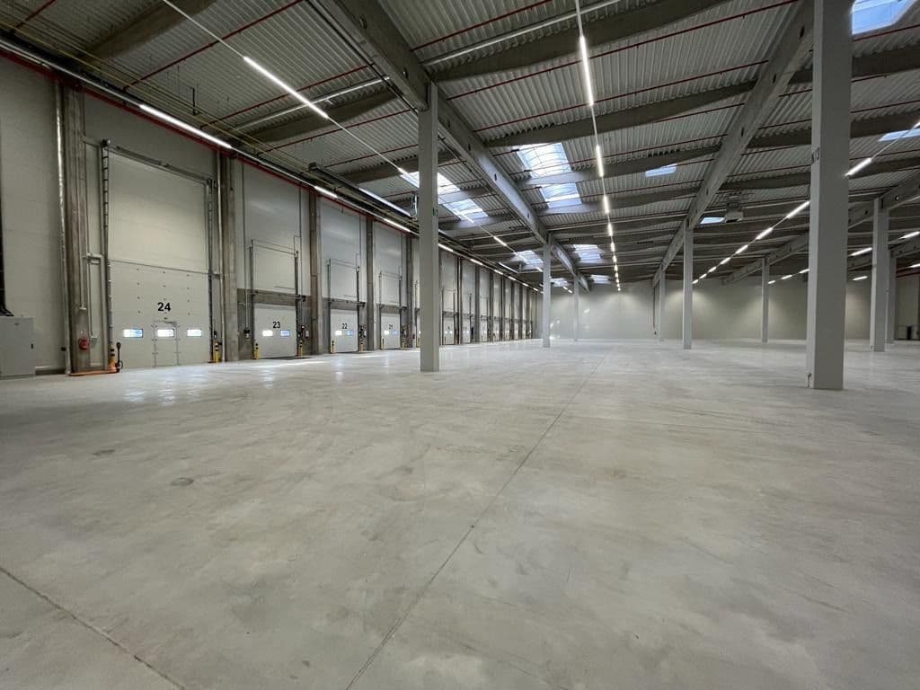 Pronájem komerčního prostoru 3000 m²