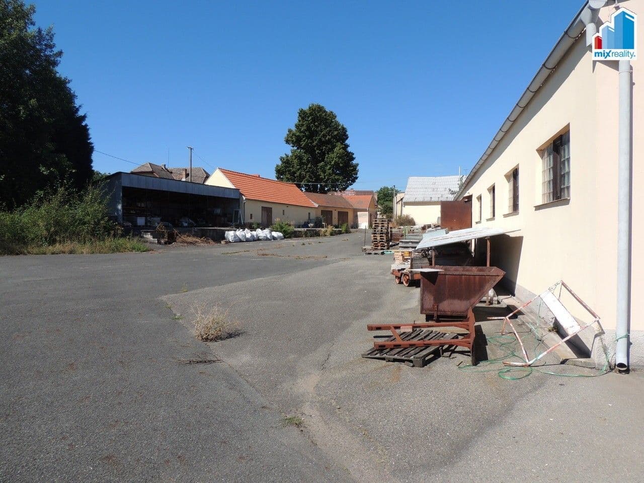 Prodej komerčního prostoru 1214 m²