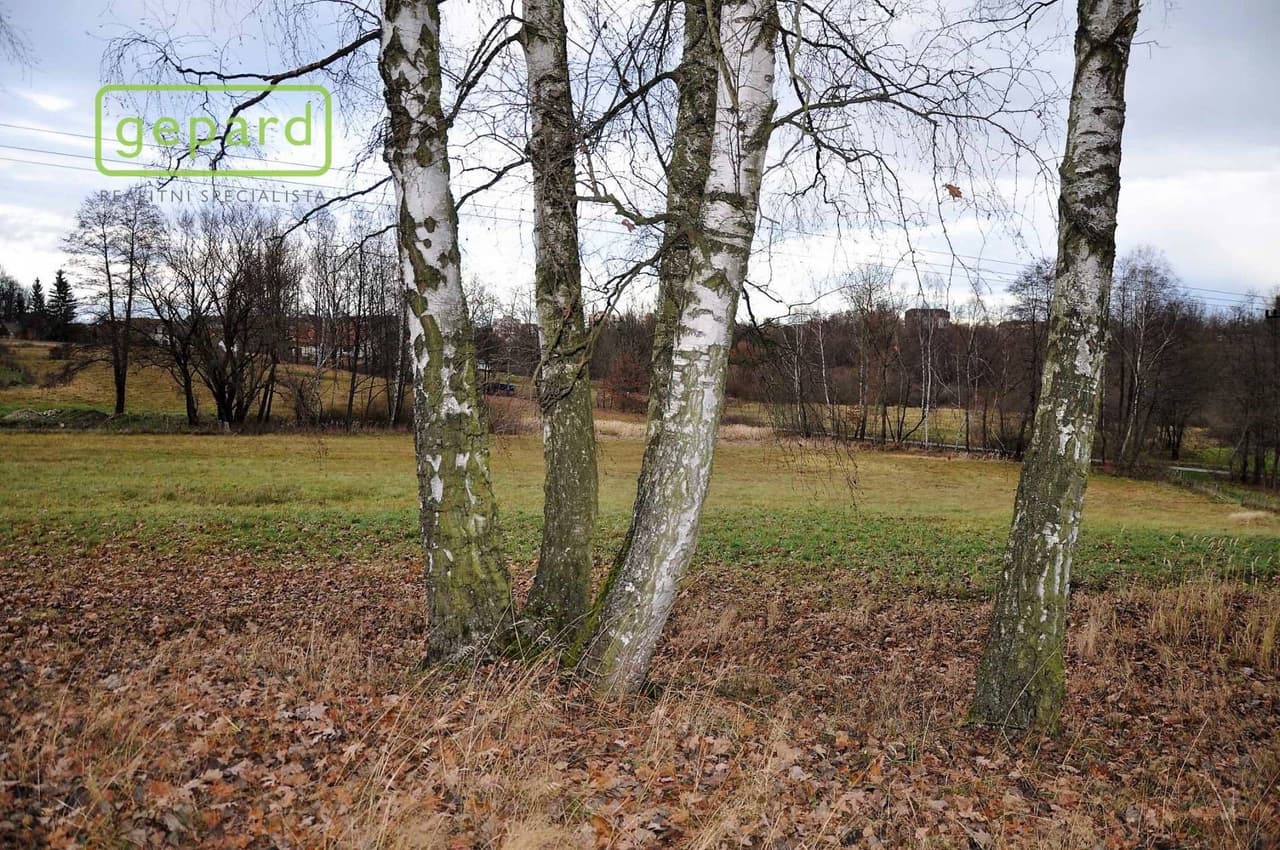 Prodej pozemku 4674 m²