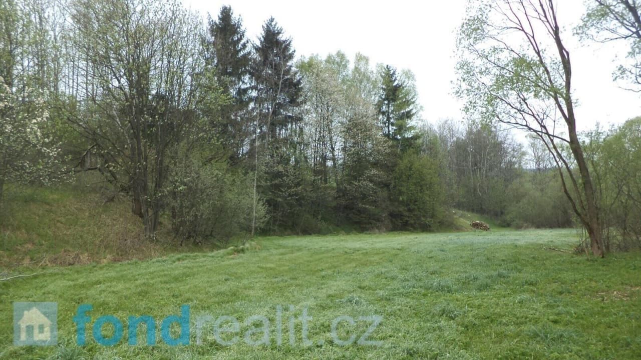 Prodej nemovitosti 8296 m²