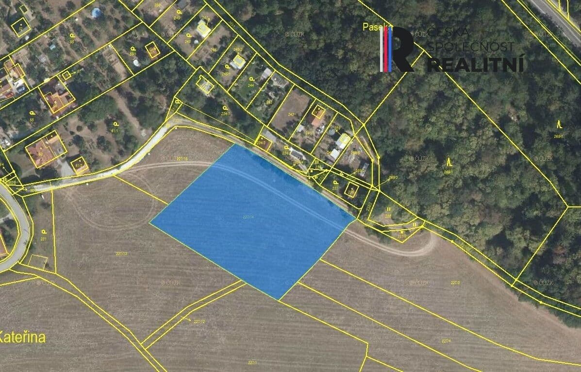 Prodej pozemku 4998 m²