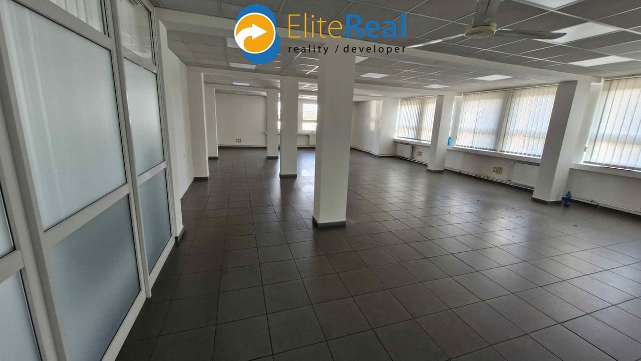 Pronájem komerčního prostoru 155 m²