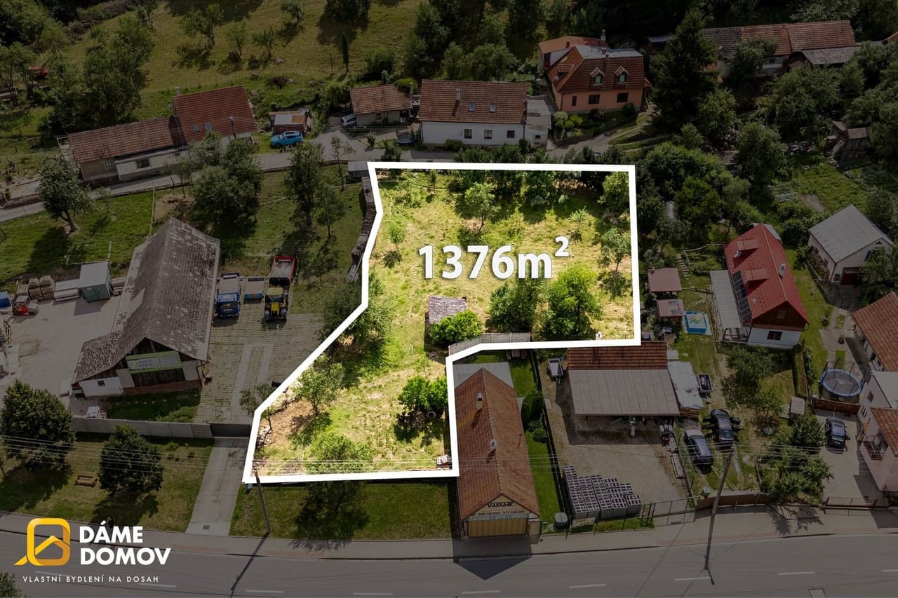 Prodej pozemku 1376 m²