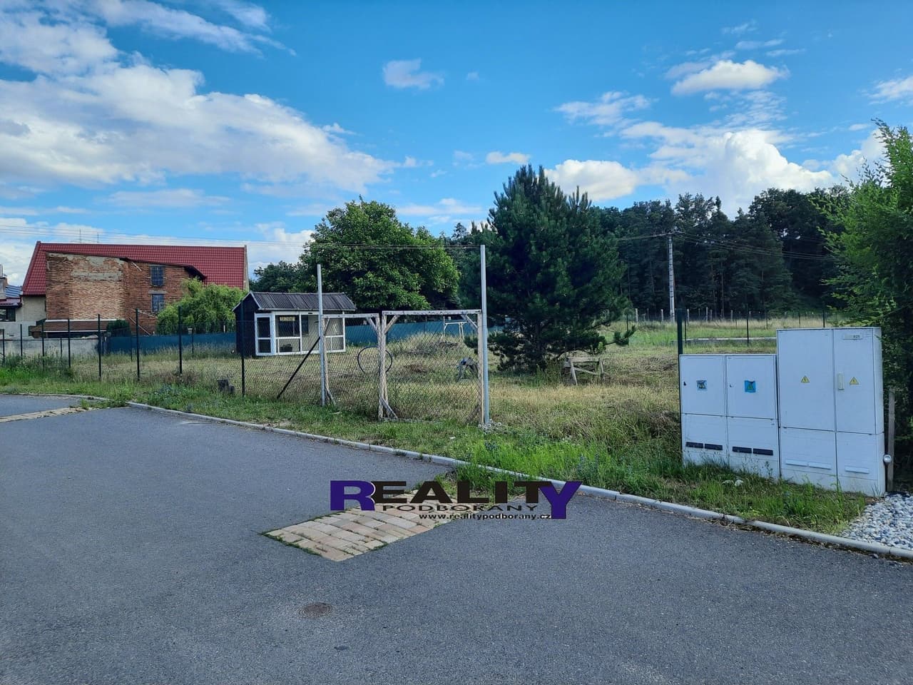Prodej pozemku 831 m²