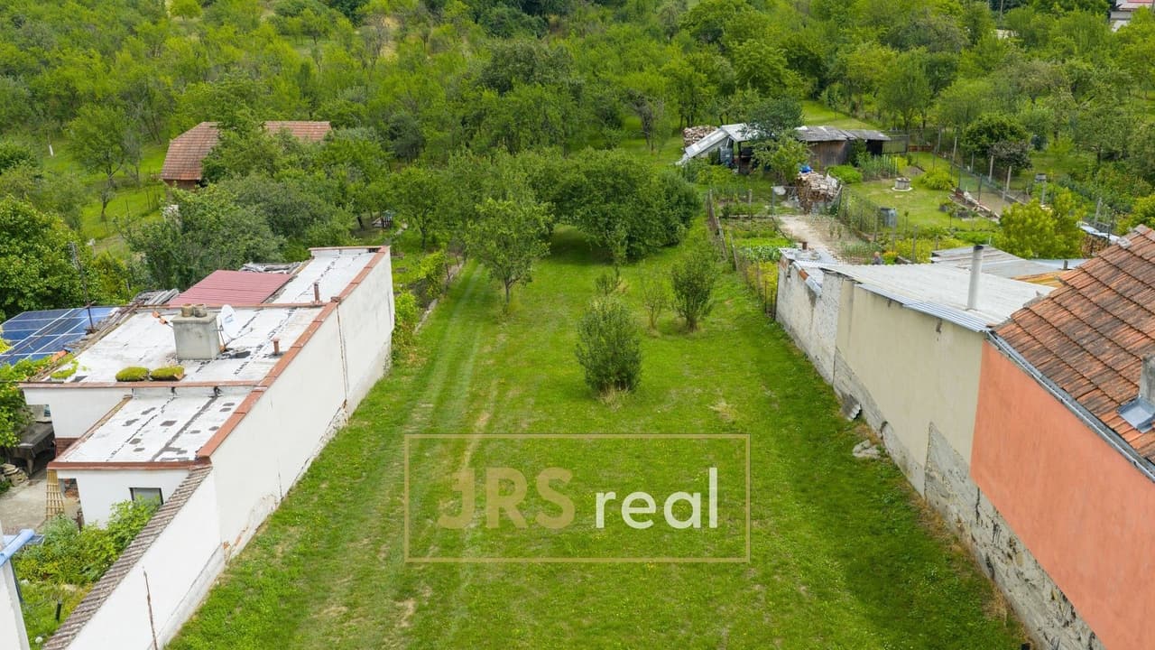 Prodej pozemku 2521 m²