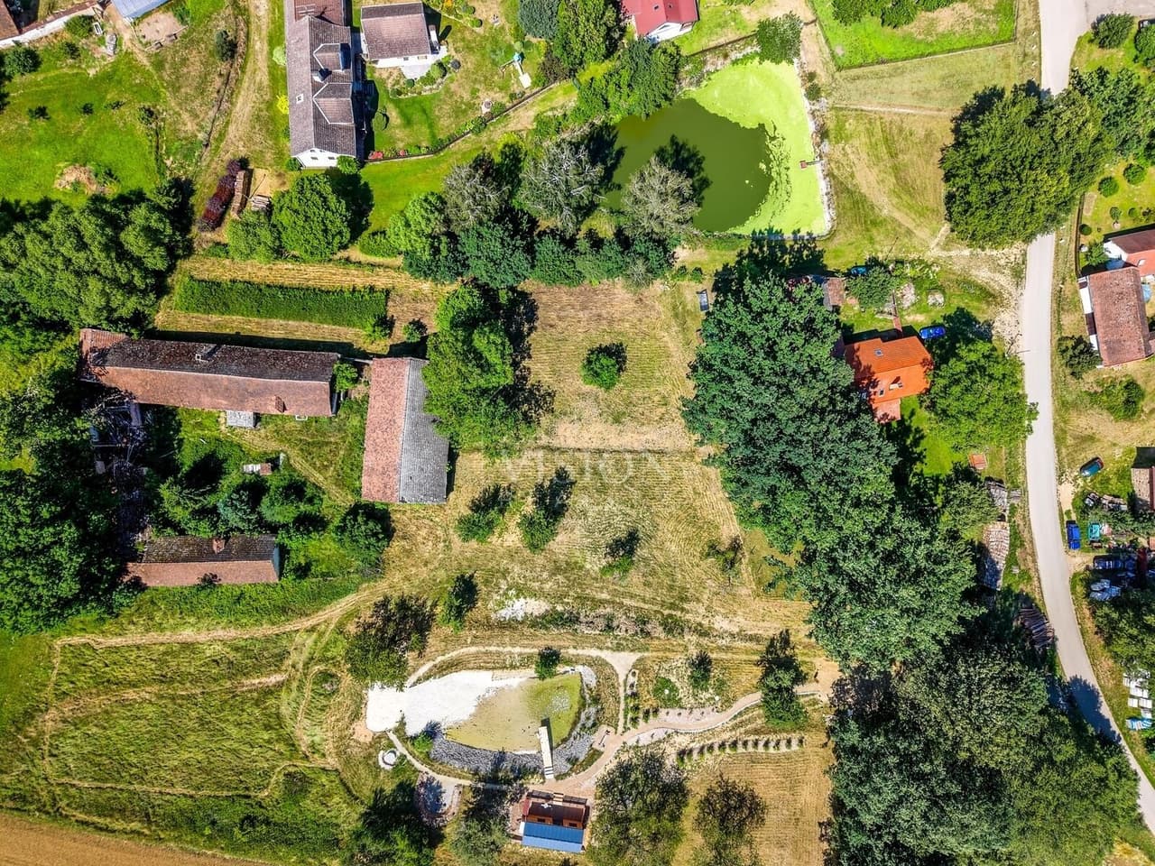Prodej pozemku 3243 m²