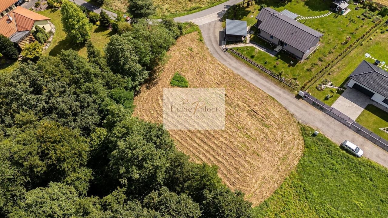 Prodej pozemku 1115 m²