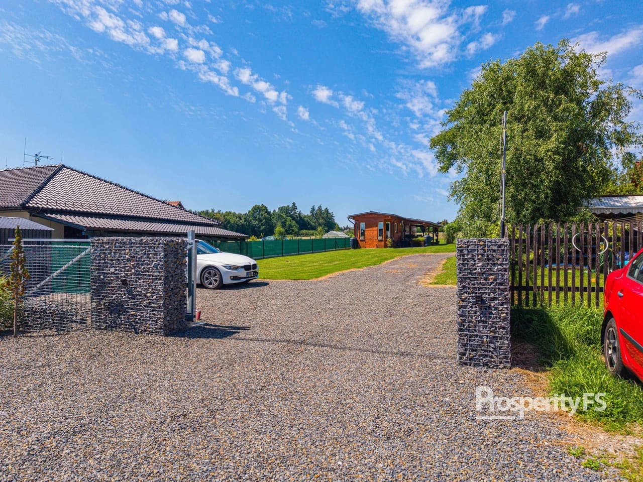 Prodej pozemku 4896 m²