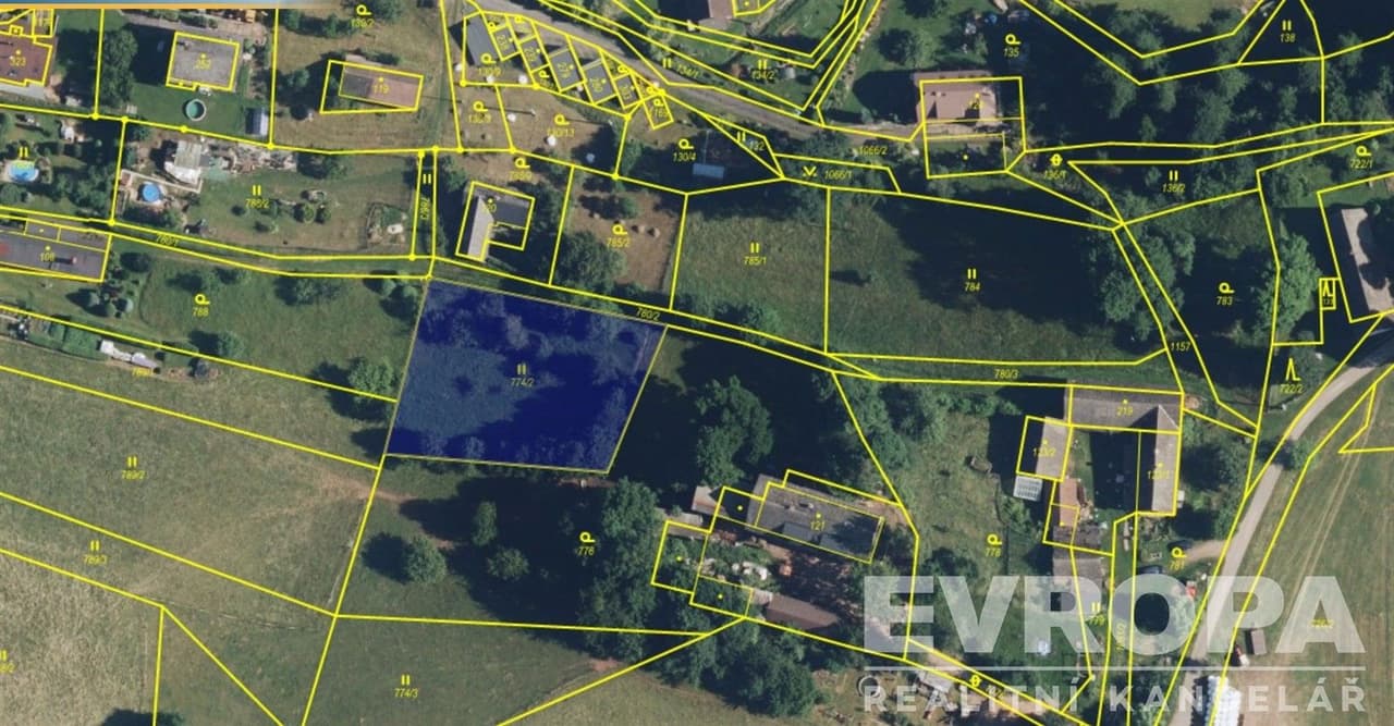 Prodej pozemku 1544 m²