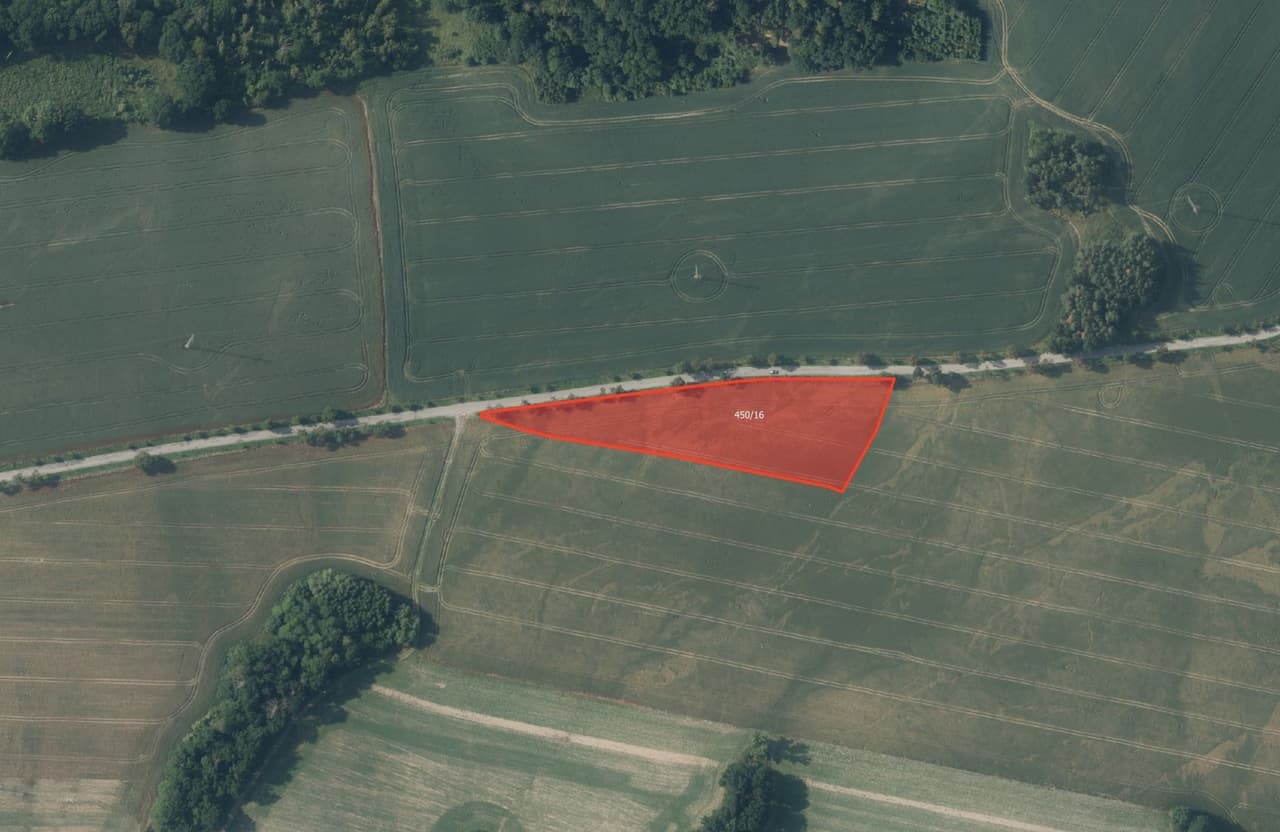 Prodej pozemku 12733 m²