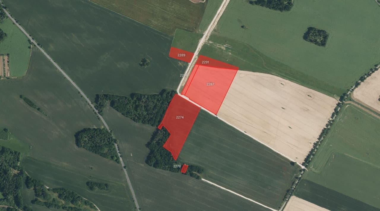 Prodej pozemku 72825 m²