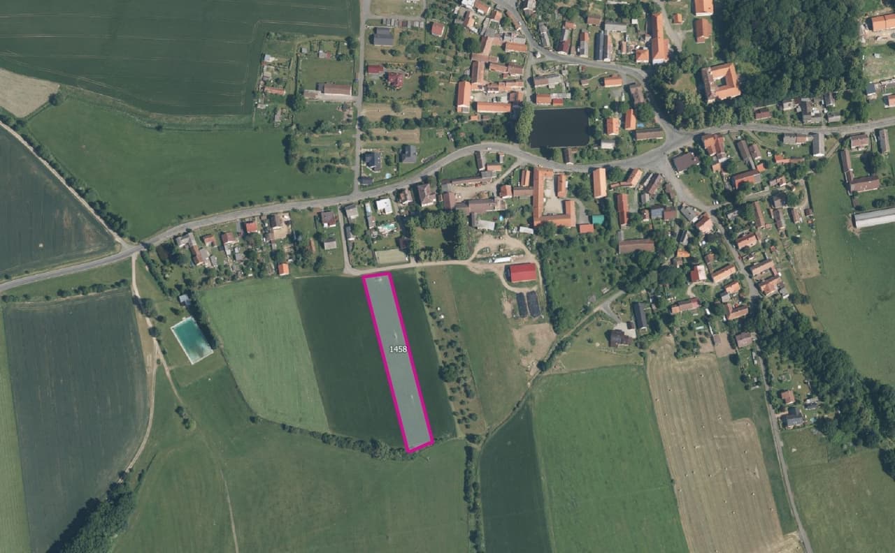 Prodej pozemku 4869 m²