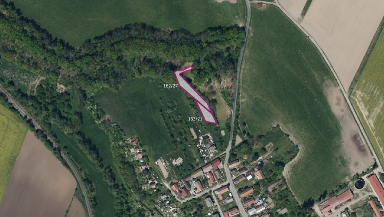 Prodej pozemku 2176 m²