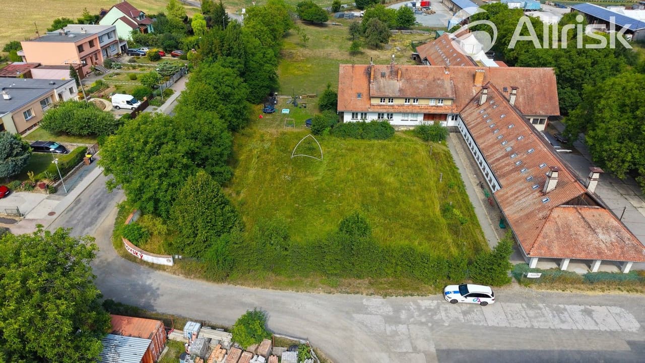 Prodej pozemku 1097 m²